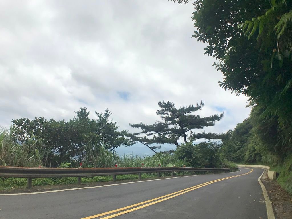 新北登山-瑞芳景點-走訪金字碑古道、寂寞公路跟不厭亭【丁小羽登山篇】