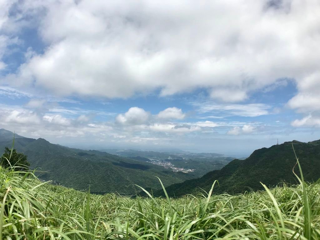 新北登山-瑞芳景點-走訪金字碑古道、寂寞公路跟不厭亭【丁小羽登山篇】