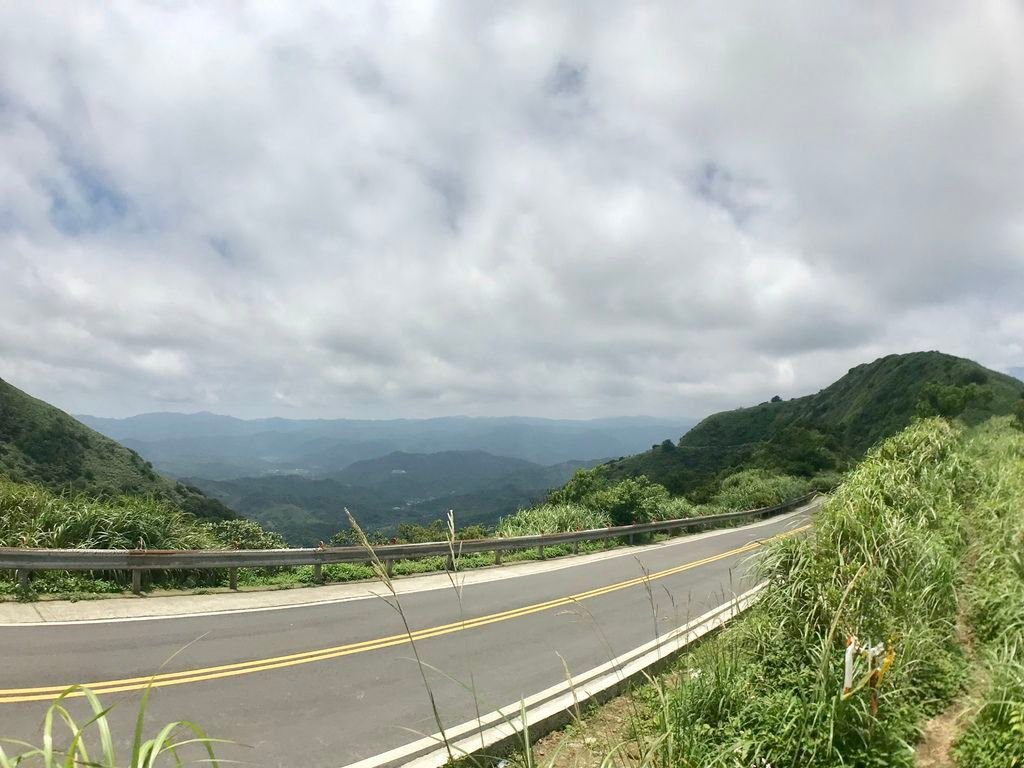 新北登山-瑞芳景點-走訪金字碑古道、寂寞公路跟不厭亭【丁小羽登山篇】