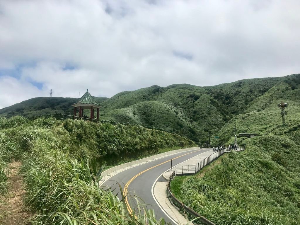 新北登山-瑞芳景點-走訪金字碑古道、寂寞公路跟不厭亭【丁小羽登山篇】