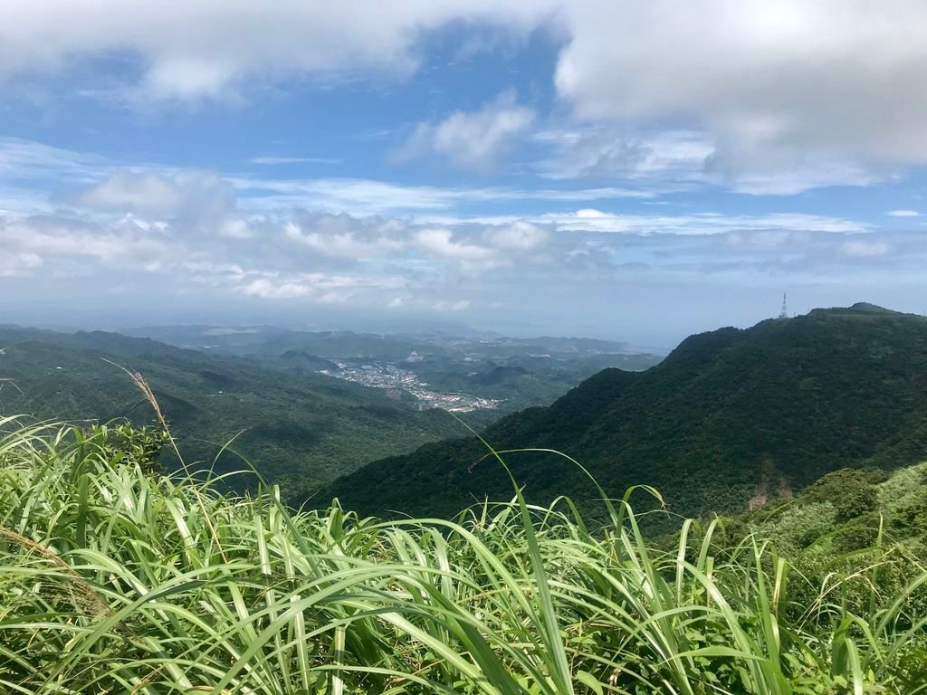 新北登山-瑞芳景點-走訪金字碑古道、寂寞公路跟不厭亭【丁小羽登山篇】