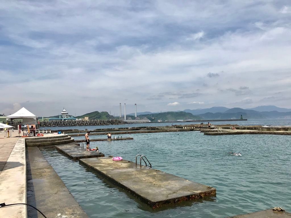 基隆一日遊的基隆景點-露天無邊際海水遊泳池的和平島公園【丁小羽旅遊篇】