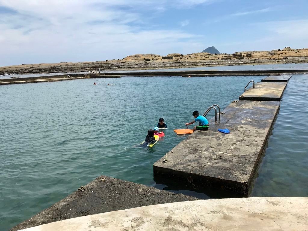 基隆一日遊的基隆景點-露天無邊際海水遊泳池的和平島公園【丁小羽旅遊篇】