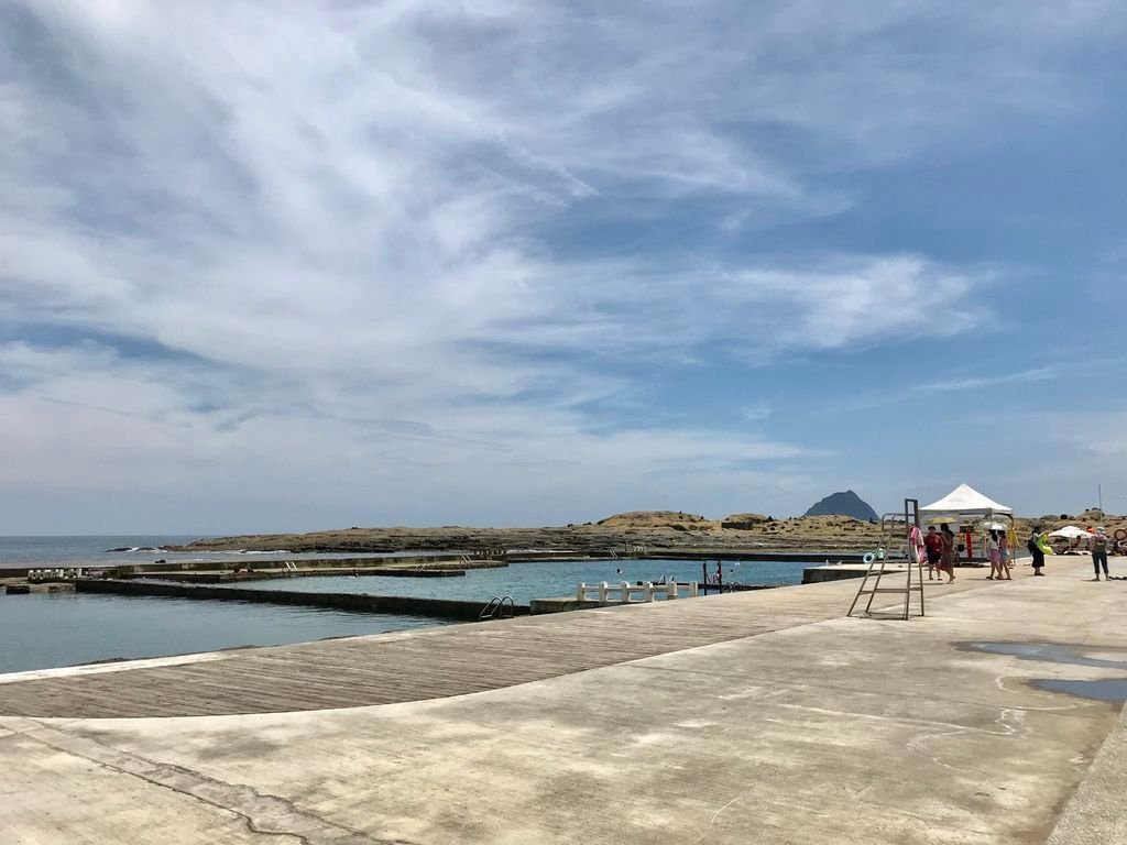 基隆一日遊的基隆景點-露天無邊際海水遊泳池的和平島公園【丁小羽旅遊篇】