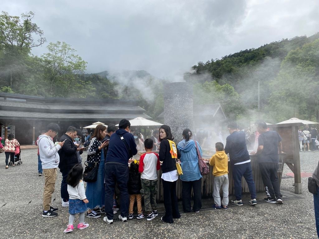 宜蘭景點推薦-一起去清水地熱公園煮溫泉蛋、煮玉米、泡腳