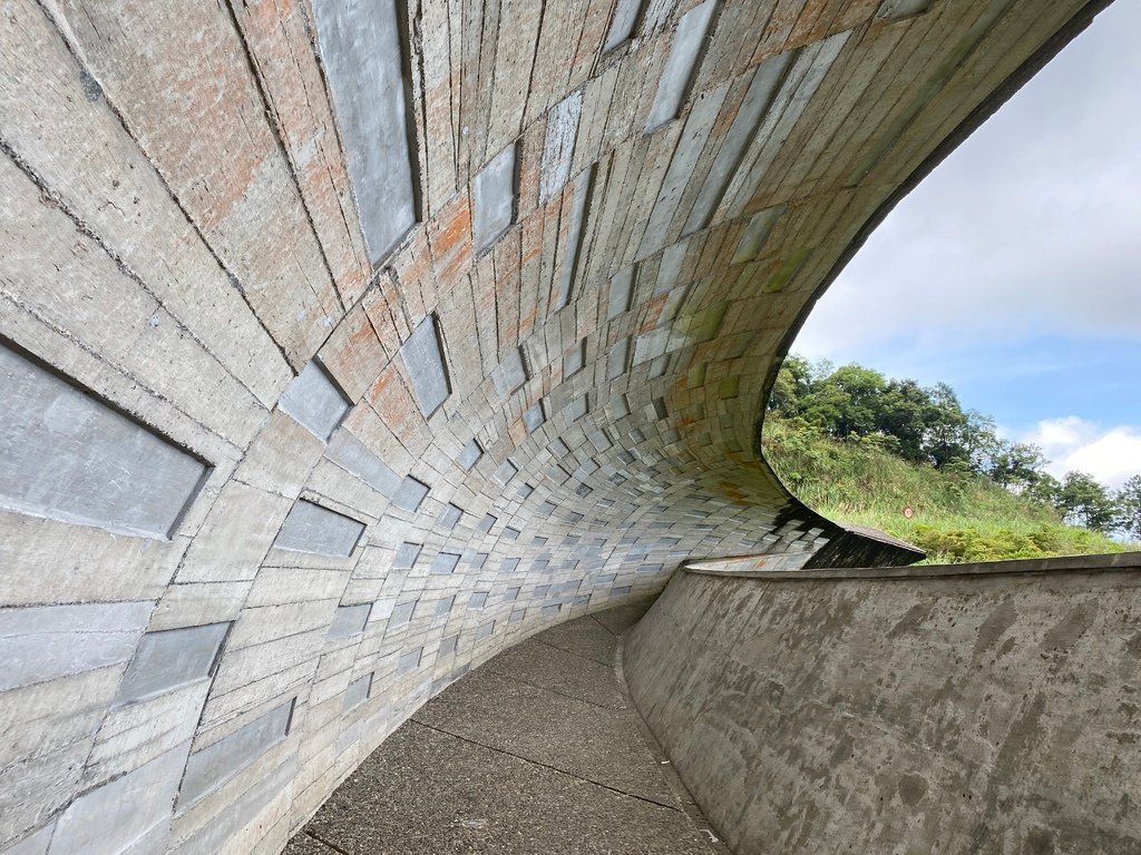 櫻花陵園顛覆你的刻板印象！墓園加公園的宜蘭景點，帶你走入另一個時空