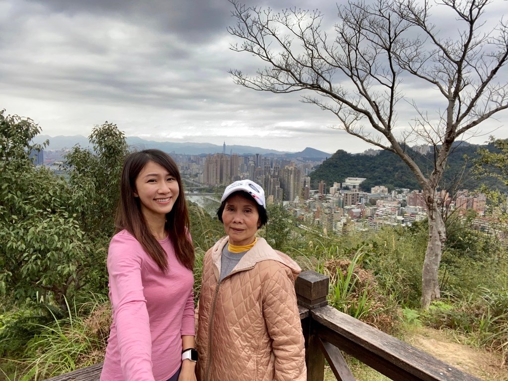 新店登山步道-和美山登山步道，遠看碧潭風景，賞螢火蟲的好地方