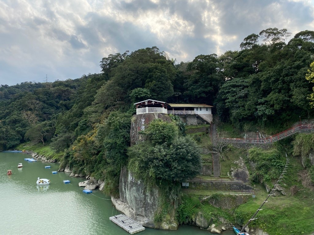 新店登山步道-和美山登山步道，遠看碧潭風景，賞螢火蟲的好地方