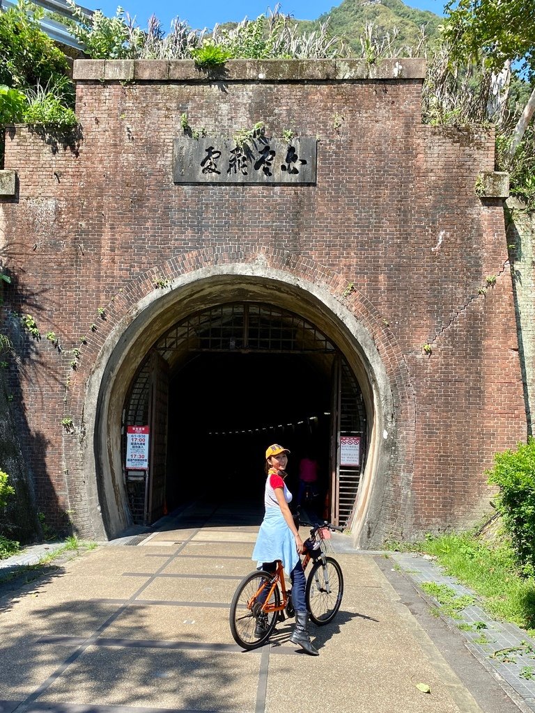 新北貢寮景點-一起漫遊東北角，來趟舊草嶺隧道單車行