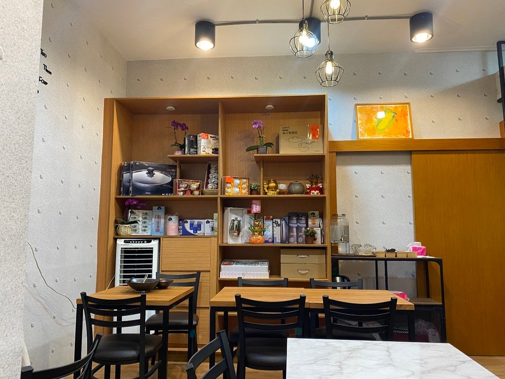新莊蔬食滷味-MaNaRu麻辣蔬食滷味，是你吃晚餐、吃宵夜的好選擇