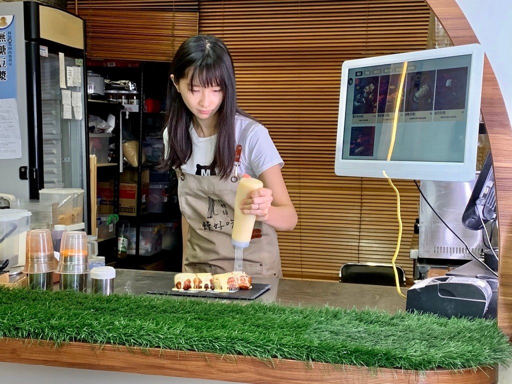 桃園美食推薦-饅好吃。炸饅頭(桃園站前店)，給你不一樣饅頭吃法