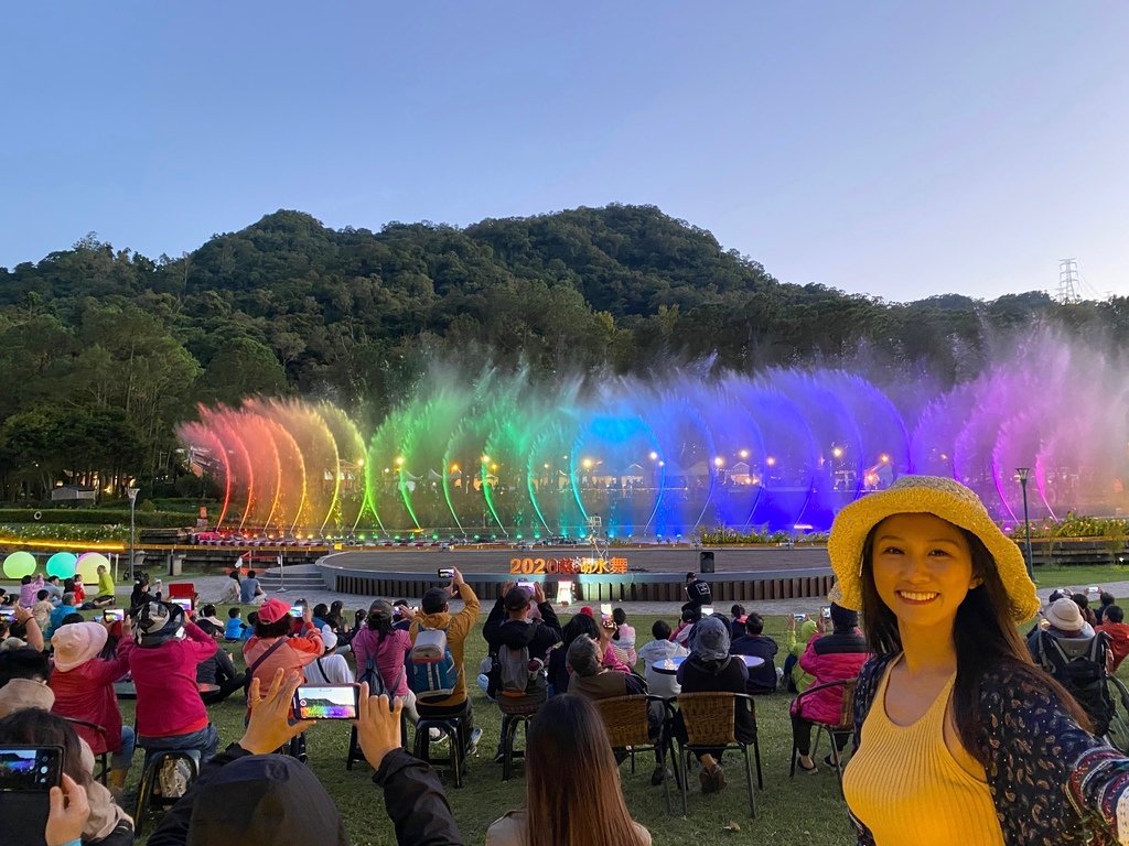 桃園大溪景點-夢幻的慈湖水舞秀就在慈湖紀念雕塑公園