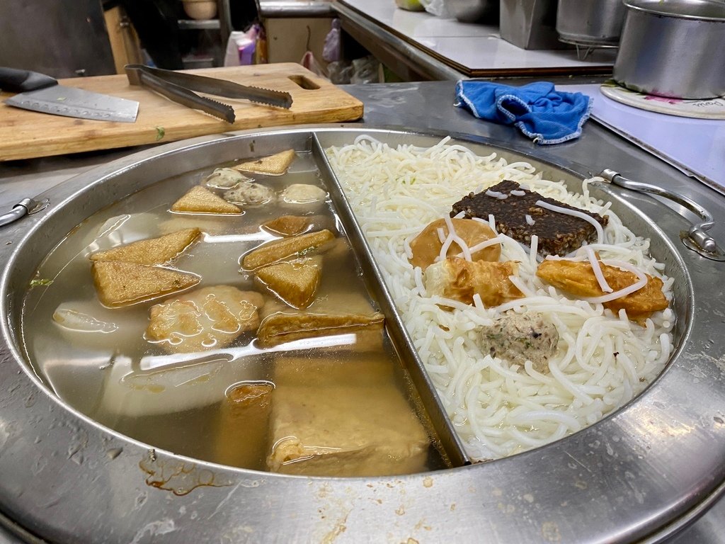 汐止夜市素食-錢婆婆素食館，在汐止吃素的好選擇，給你家常好味道