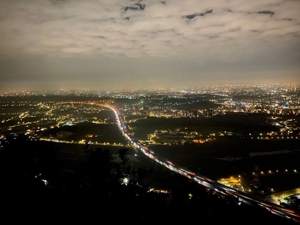 新北三峽登山-鳶山登山步道-三峽老街一覽無遺美景+夜景【丁小羽登山篇】