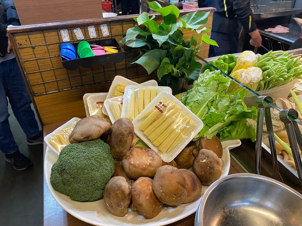 板橋素食-鮮道素食(素食鹹酥雞、素食滷味)，素食者吃宵夜的好地方