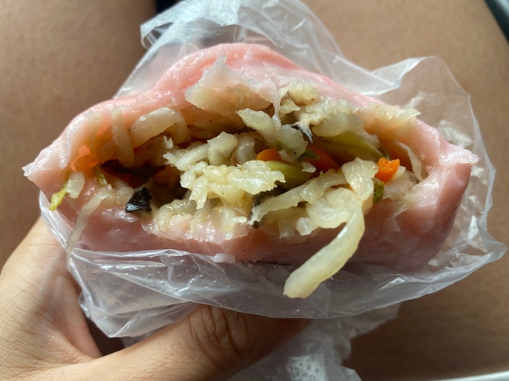 中壢美食-我們一起去吃24小時營業的客家菜包「劉媽媽菜包店」