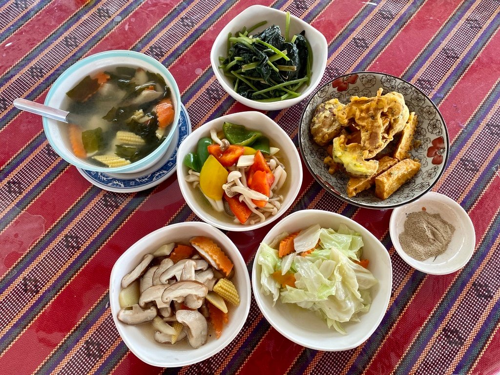 宜蘭大同鄉美食-跟著丁小羽去思卡灣風味館，品嘗原住民風味餐