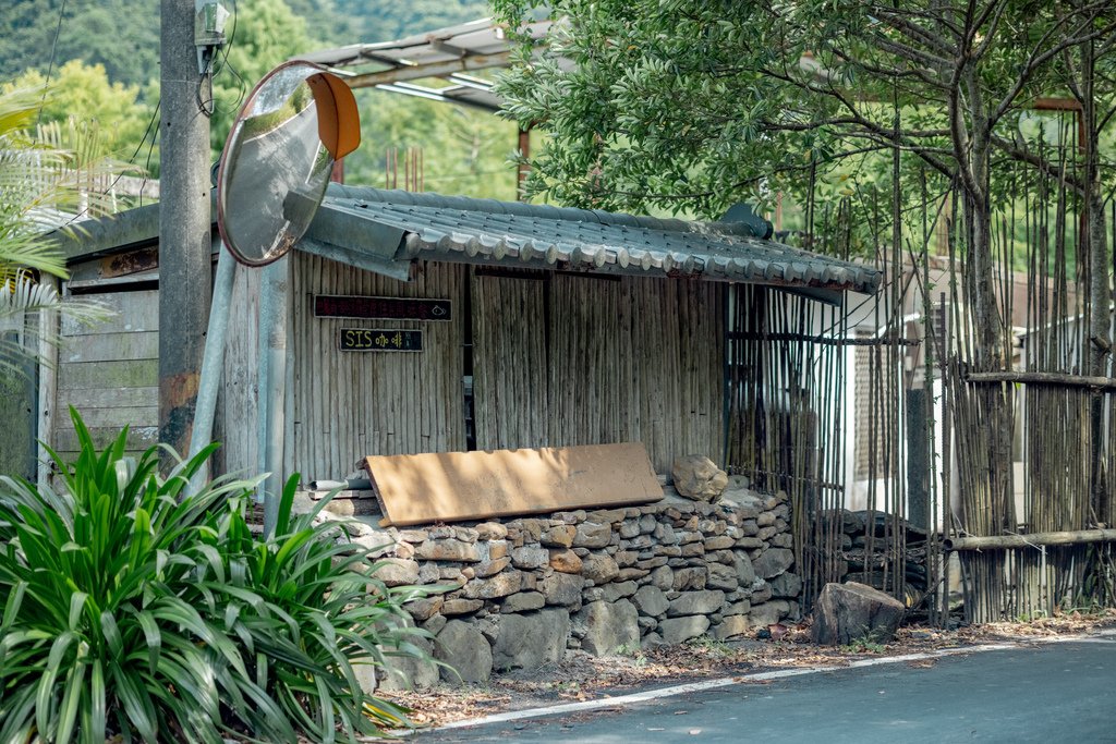 出發巴萬角部落露營區、品嘗原住民風味餐、手工藝體驗、在SIS咖啡喝下午茶