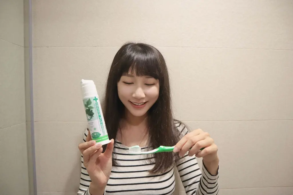晚上刷牙的好夥伴！牙醫選夜用牙膏DENTISTE&apos; PLUS WHITE，照護您的口腔衛生