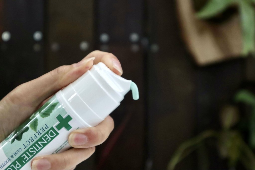 晚上刷牙的好夥伴！牙醫選夜用牙膏DENTISTE&apos; PLUS WHITE，照護您的口腔衛生
