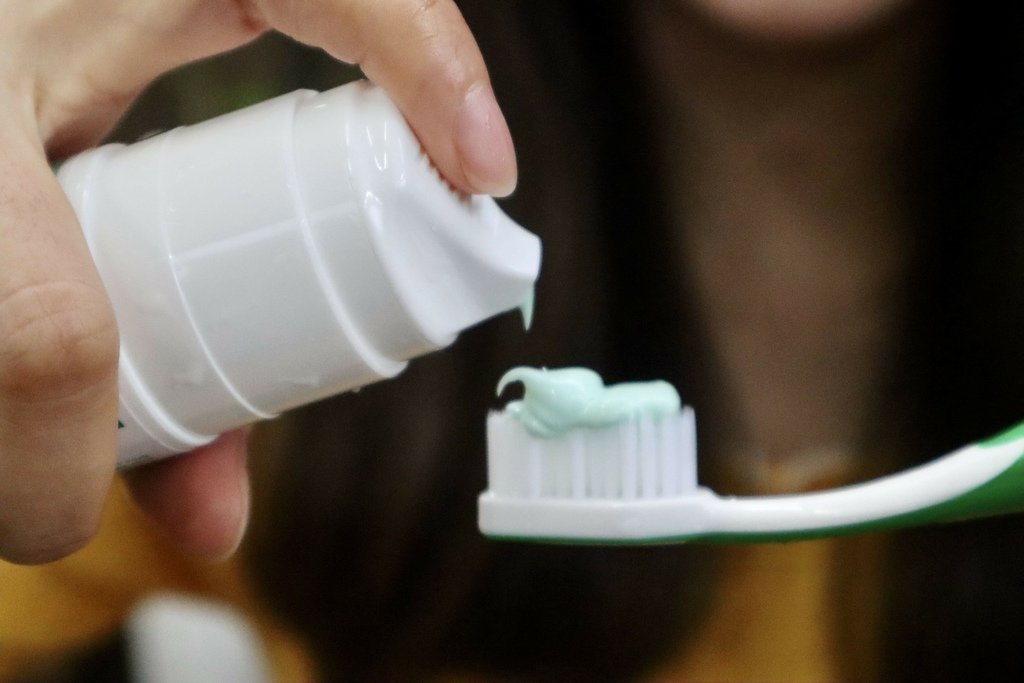晚上刷牙的好夥伴！牙醫選夜用牙膏DENTISTE&apos; PLUS WHITE，照護您的口腔衛生
