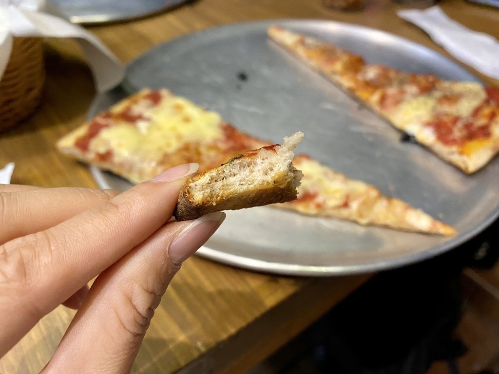 跟著丁小羽去新店碧潭吃美式PIZZA！出發TheShack野菇屋Pizza碧潭店，邊吃美食邊看風景