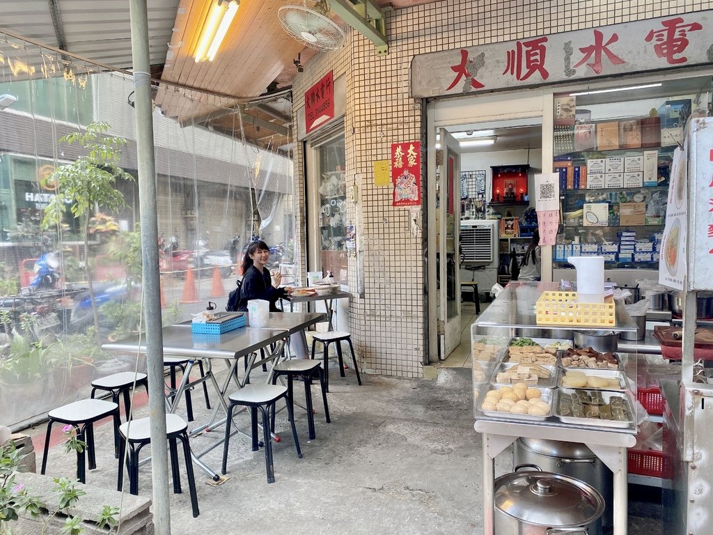 隱藏在西門町巷弄的麻辣素食涼麵-四川涼麵，跟著丁小羽來西門町吃巷弄美食