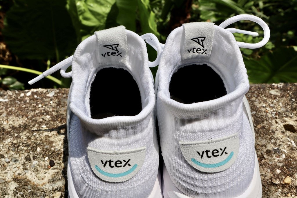 丁小羽來開箱「V-TEX」地表最強防水鞋！下雨天也不用怕