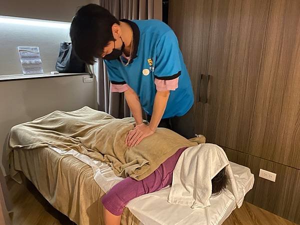 LINE_ALBUM_massage_220414_35.jpg