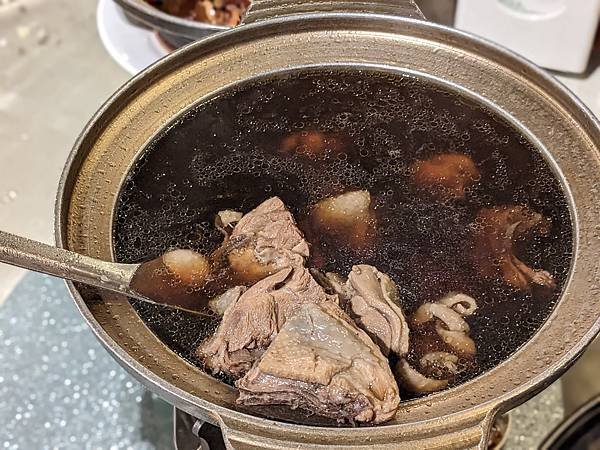 【台中西屯】阿秋大肥鵝海鮮樓 | 以為是鵝肉料理結果是海鮮餐