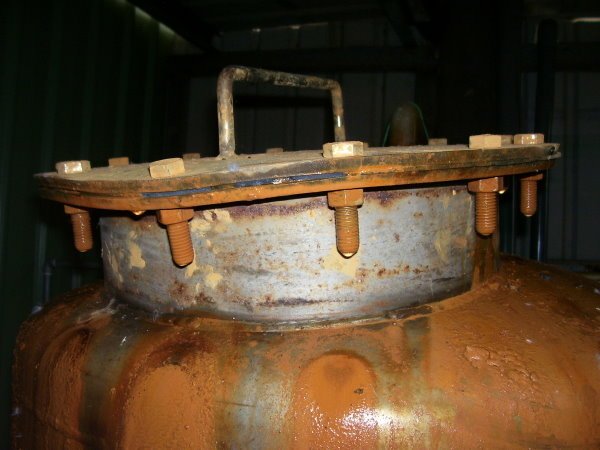 錳砂濾桶漏水.JPG