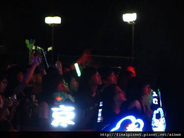 台灣菸酒110周年慶-表演-張芸京-粉絲們.jpg