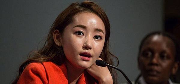 Yeonmi-speaking-cropped-resized-image-960x450.jpg