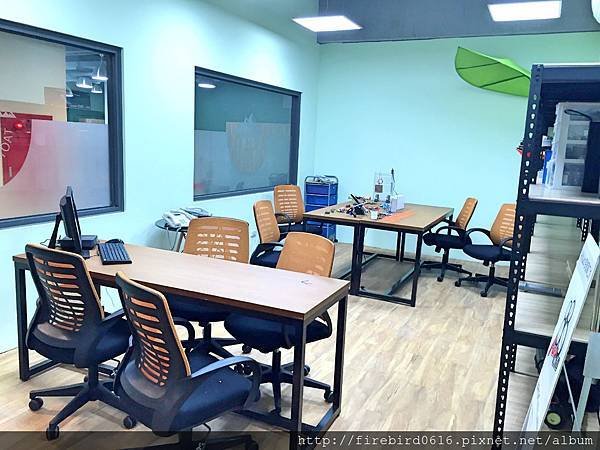 5-1-2 big office1.jpg