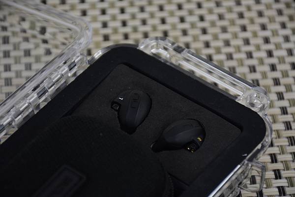 2-4Optoma_NUForce_Earphone_HEM8_4單體動鐵12.jpg