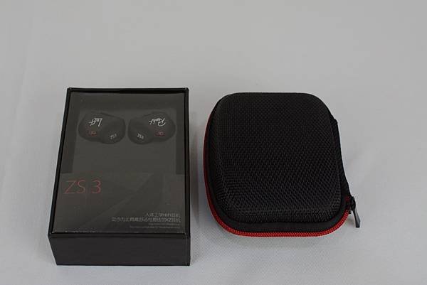 1-2KZ-ZS3可換線雙針耳機2.jpg