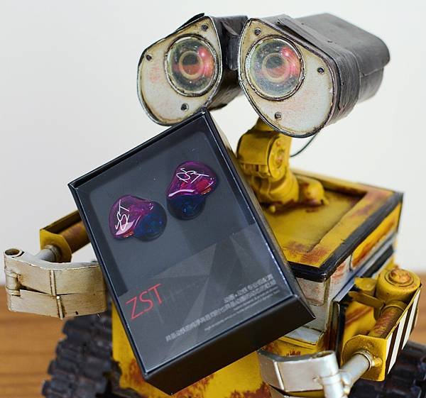 1-1KZ-ZST-PRO類客製化可換線耳機3.jpg