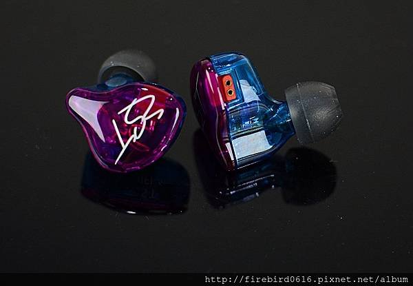 2-1KZ-ZST-PRO類客製化可換線耳機8.jpg