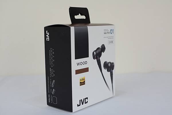 1-1 JVC-HA-FW01木質振膜入耳式耳機3.jpg