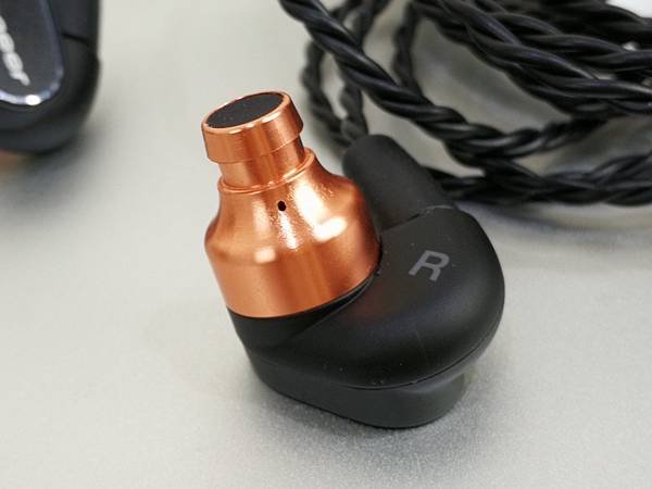 4-3Pioneer-SE-CH9T銅鋁雙層可換線密閉式耳機43.jpg