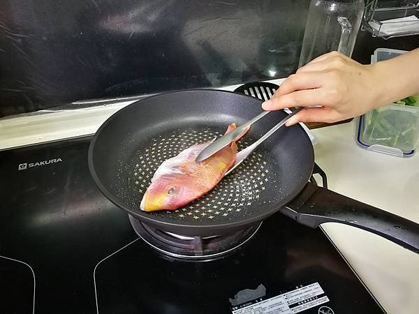 2-4日向鮮魚場-赤鯮17.jpg