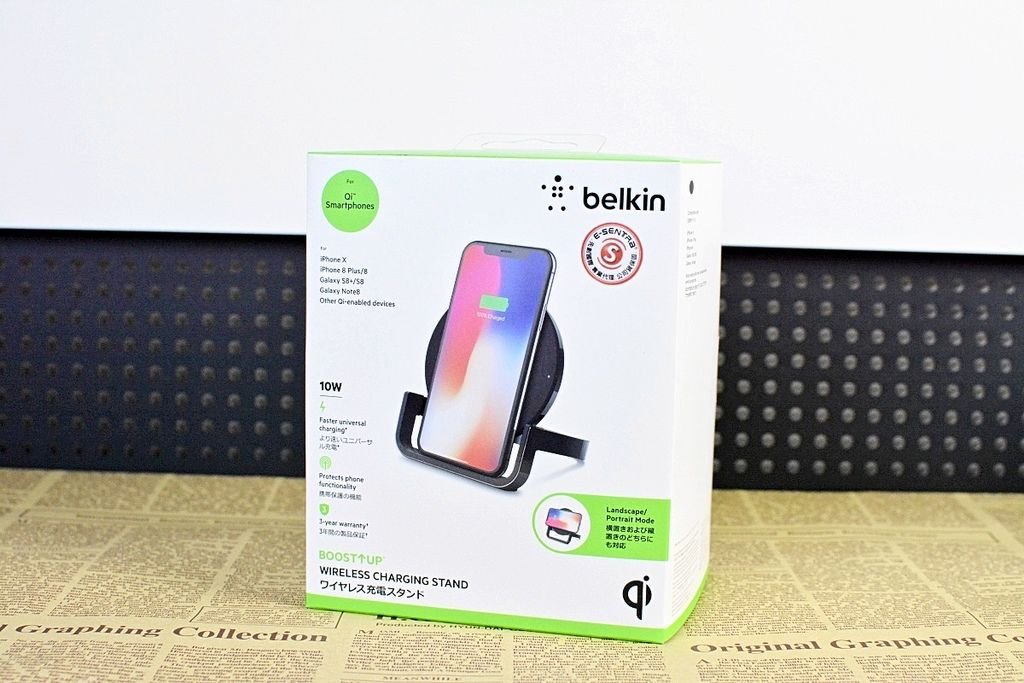 1-0Belkin-QI-chargestand-1.jpg