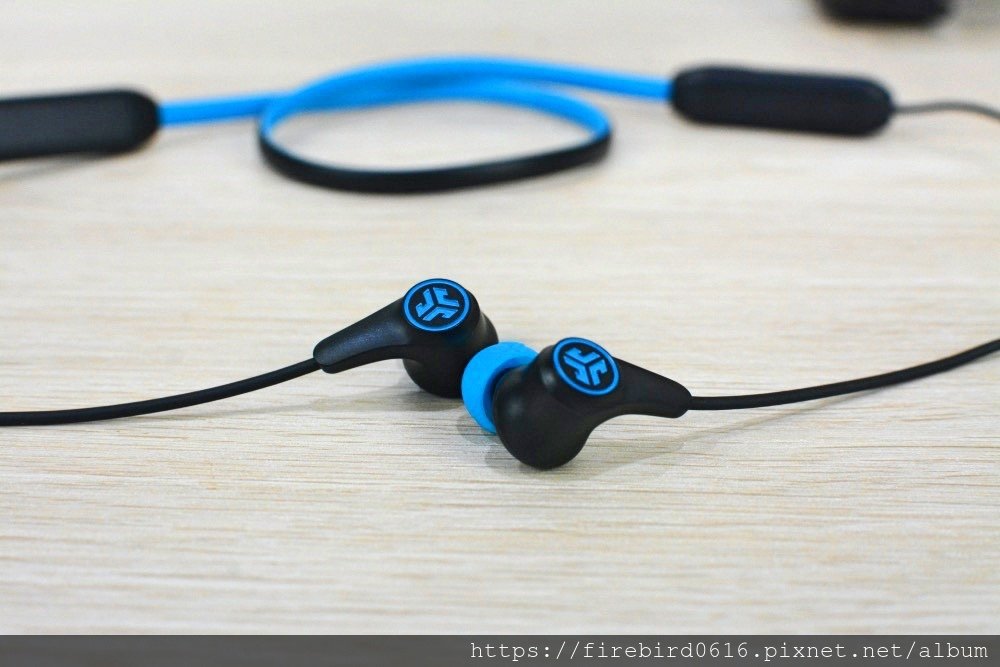 4-3JLAB-Play-Gaming-Bluetooth-IEM-55.jpg