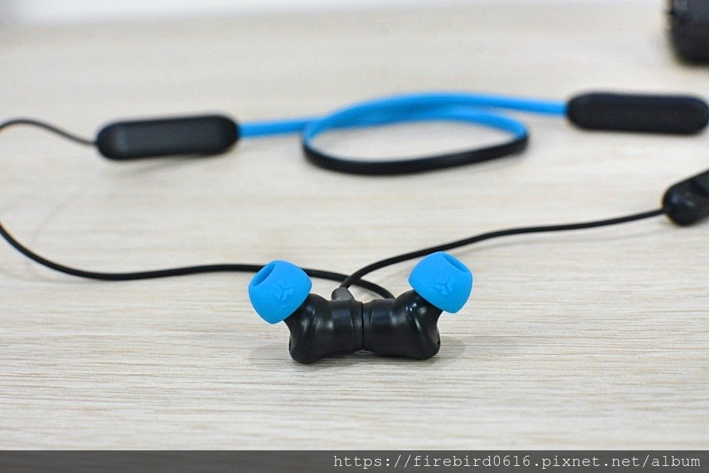 4-5JLAB-Play-Gaming-Bluetooth-IEM-58.jpg