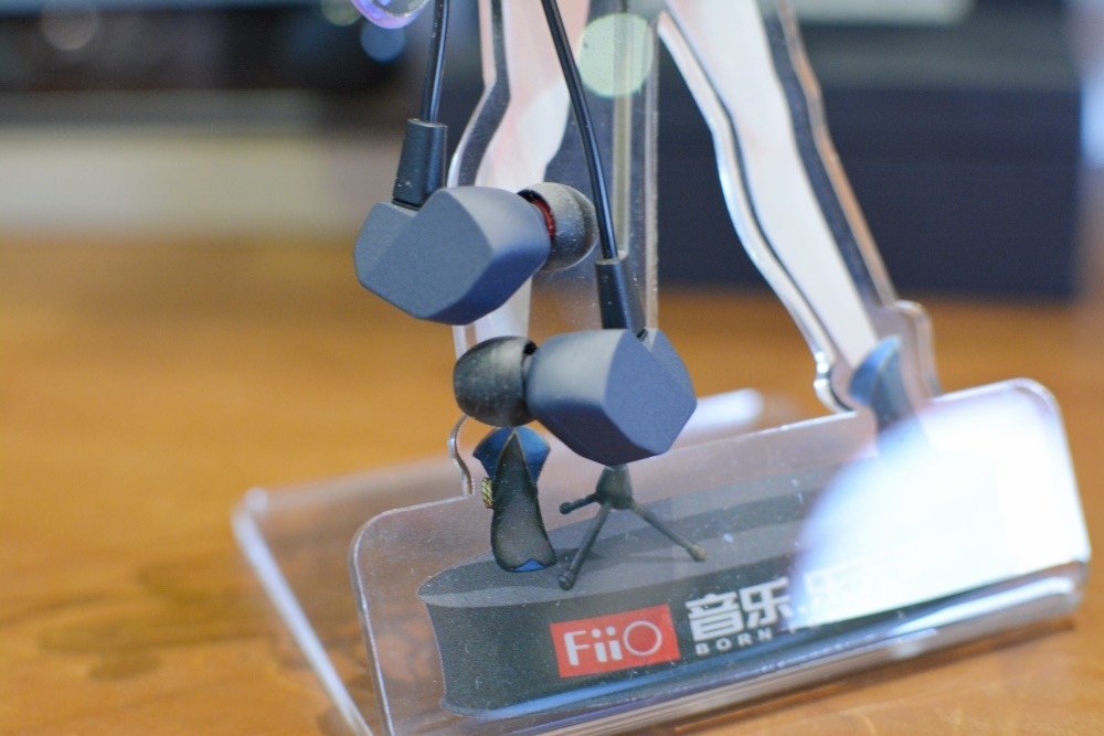 5FIANLA4000vsNFAudio_NM2+-8.jpg