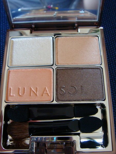 eye shadow inside 1.jpg