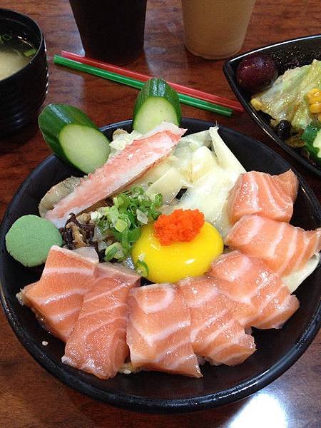 漁味屋 鮭魚生魚片丼