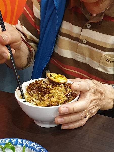 &lt;食記-桃園蘆竹&gt;大竹平價美食-大鍋湯風味小吃((幾個銅板搞