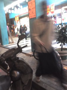 提著大包小包要回去虎尾