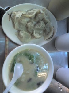 阿甘的水餃跟阿姨的餛飩湯